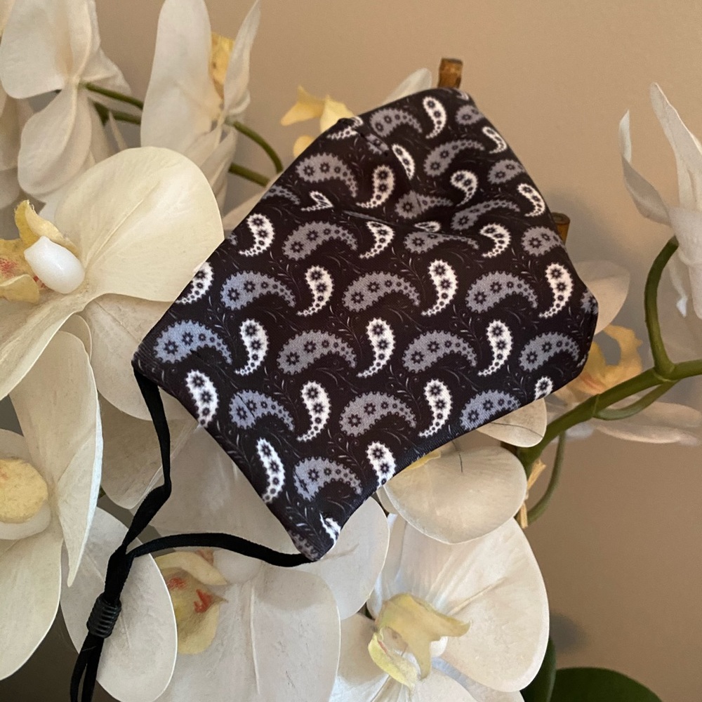 🆑 Ying Yang Paisley Face Mask 😷 - Picture 3 of 10